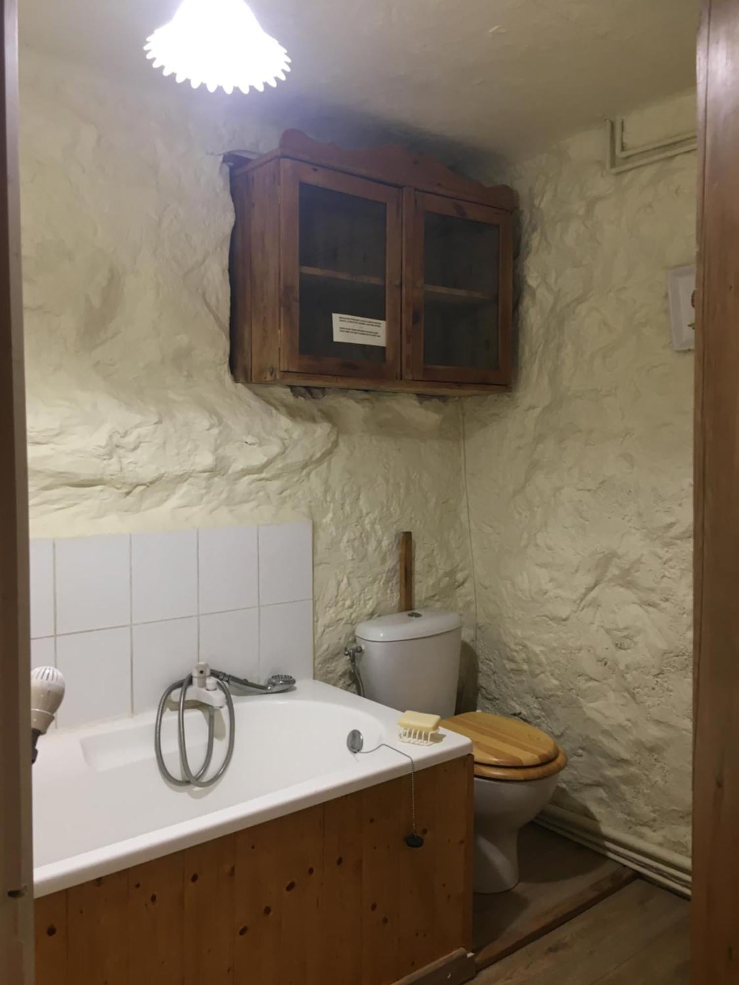 Chez Janie Hirst Apartment Sauzet  Ngoại thất bức ảnh